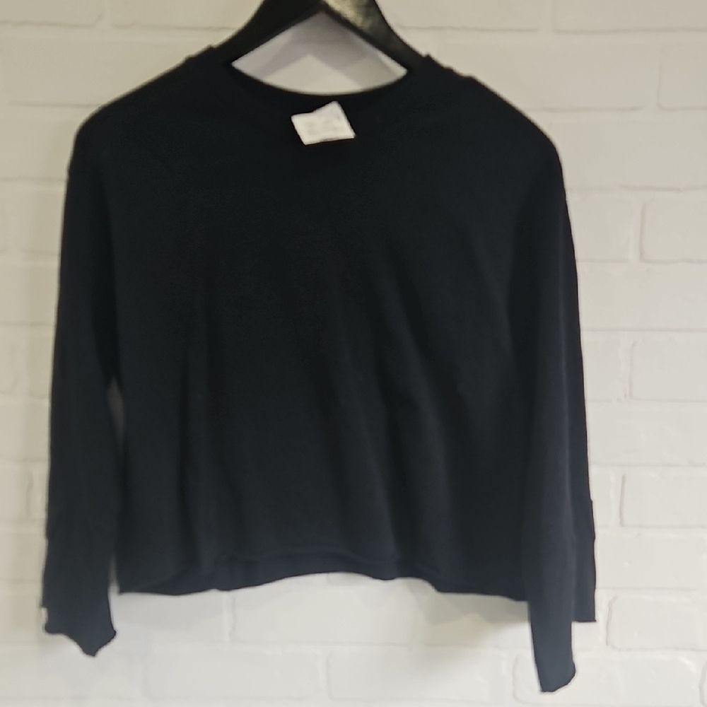 2/$10 NWOT Izzue Cropped Sweatshirt